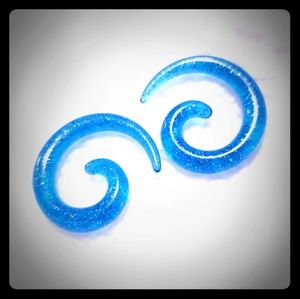 •NWOT• 4g blue glitter spiral taper gauges